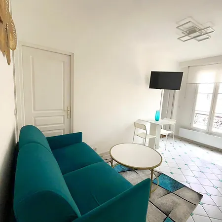 Place Near Of Eiffel Tower! Apartment